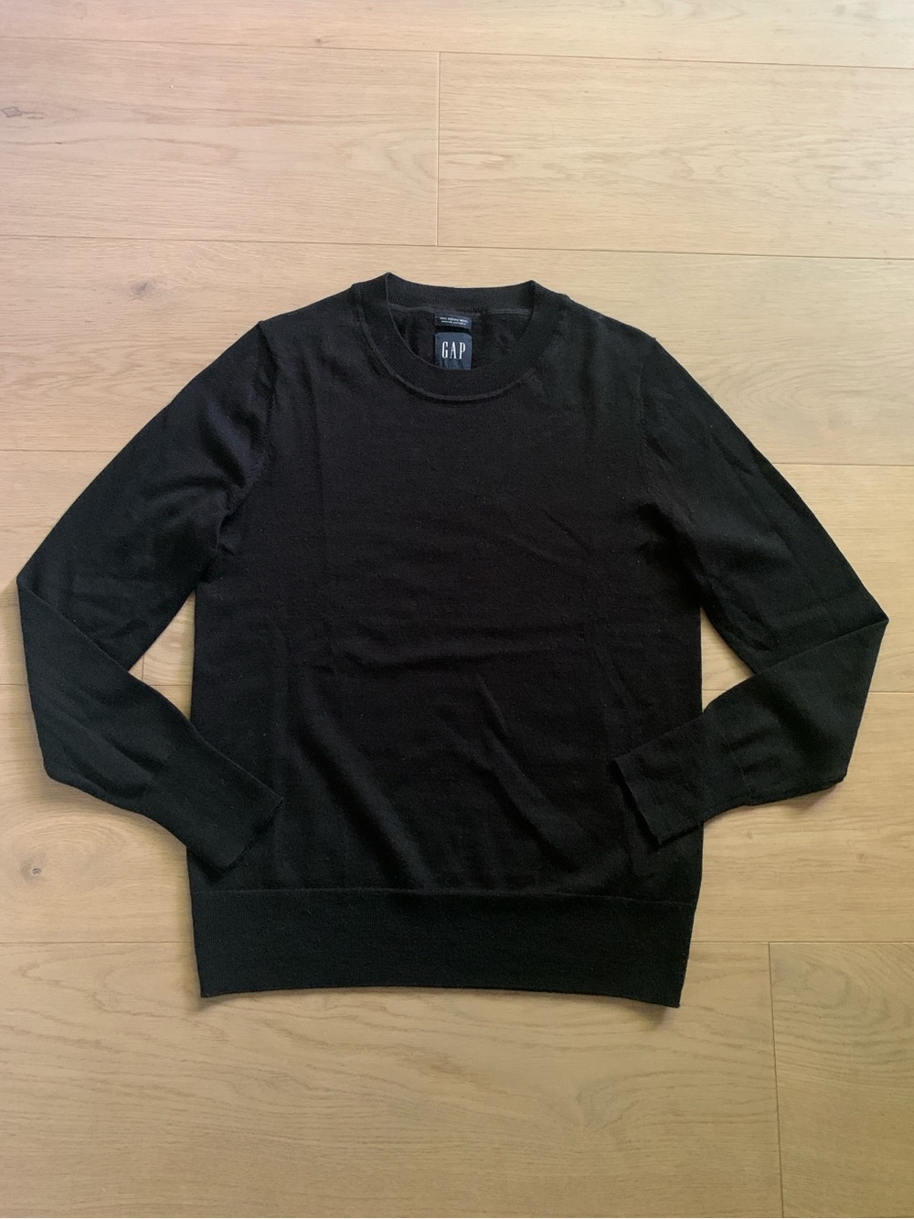 Gap 100% Merino Wool Lightweight Crew Neck Sweater Women’s Small Black